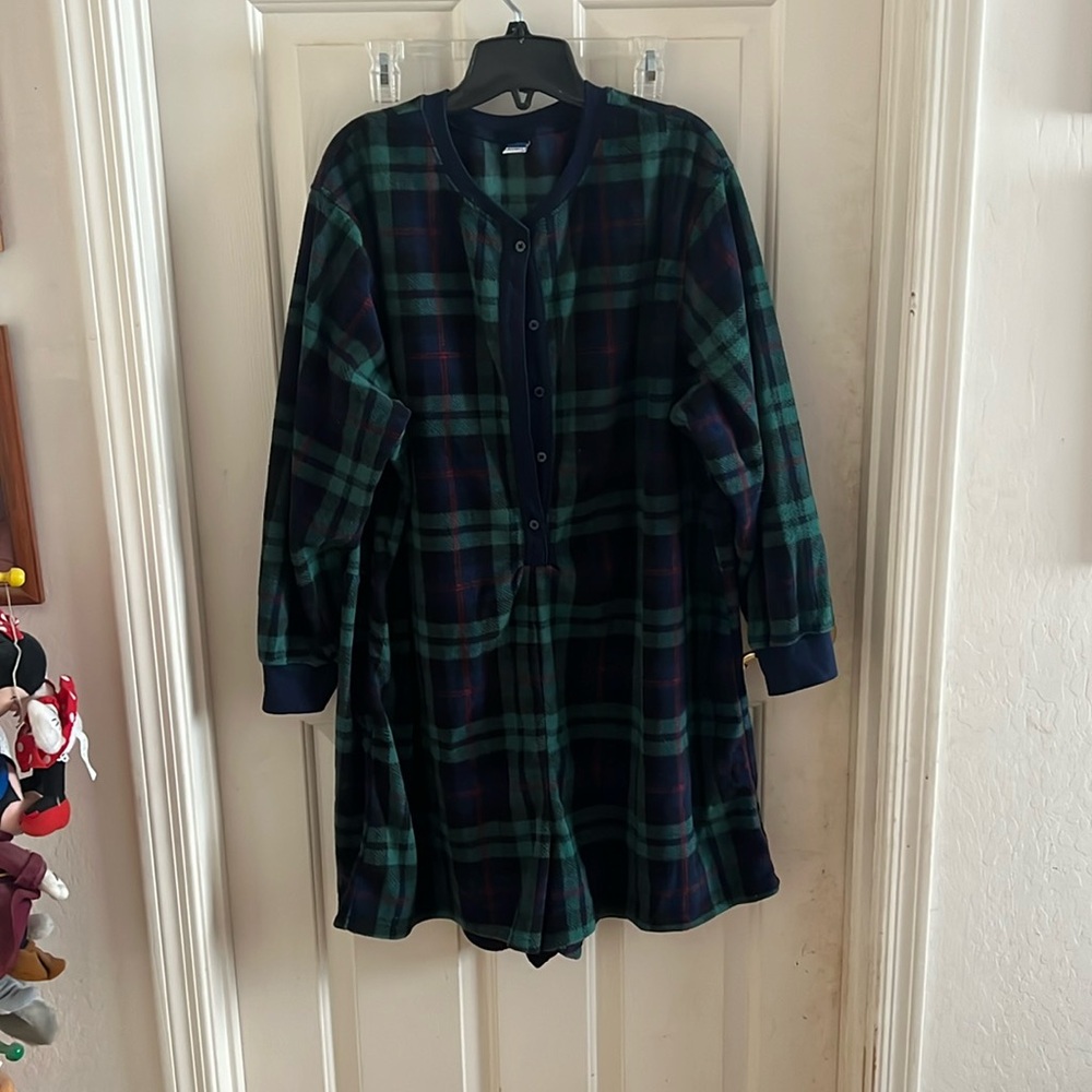 EUC Old Navy super cozy fleece sleep romper. Never worn. Size XXL